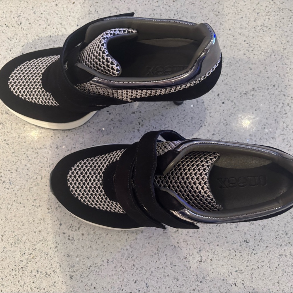 Sneex Black and off-White metallic pewter Women's Heels - Picture 4 of 9